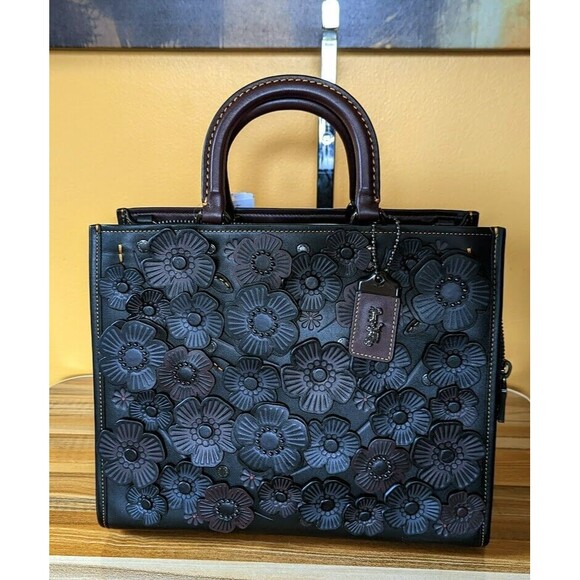 Coach Black Tea Rose Rogue 30 - Picture 2 of 16